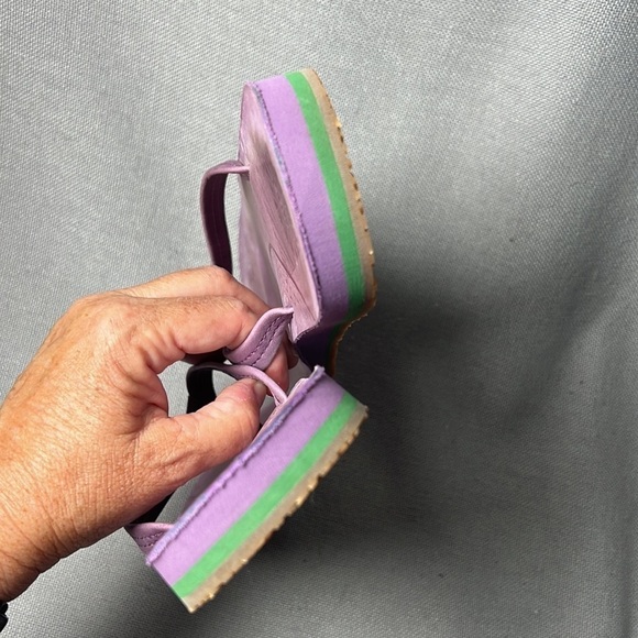 Ugg Kayla purple thong sandals size 10 - Picture 7 of 8